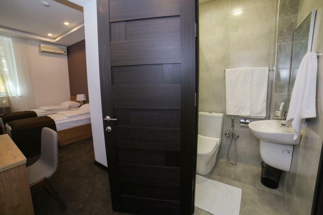 Moscow Boutique Hotel Єреван Екстер'єр фото